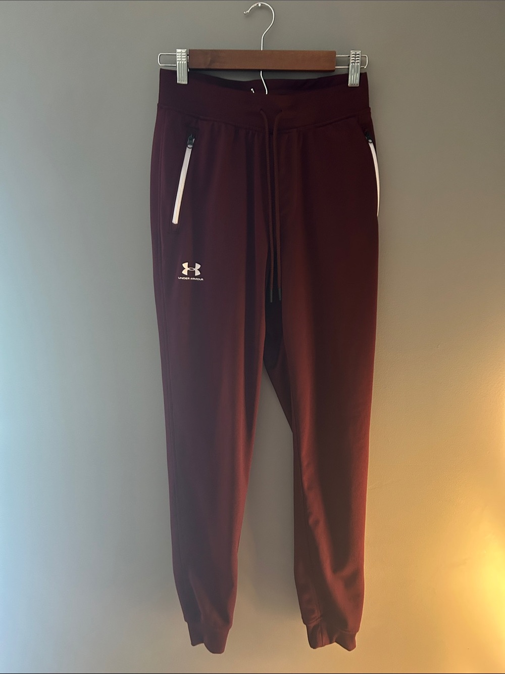 Under Armour Men’s Small Maroon Athletic Joggers
